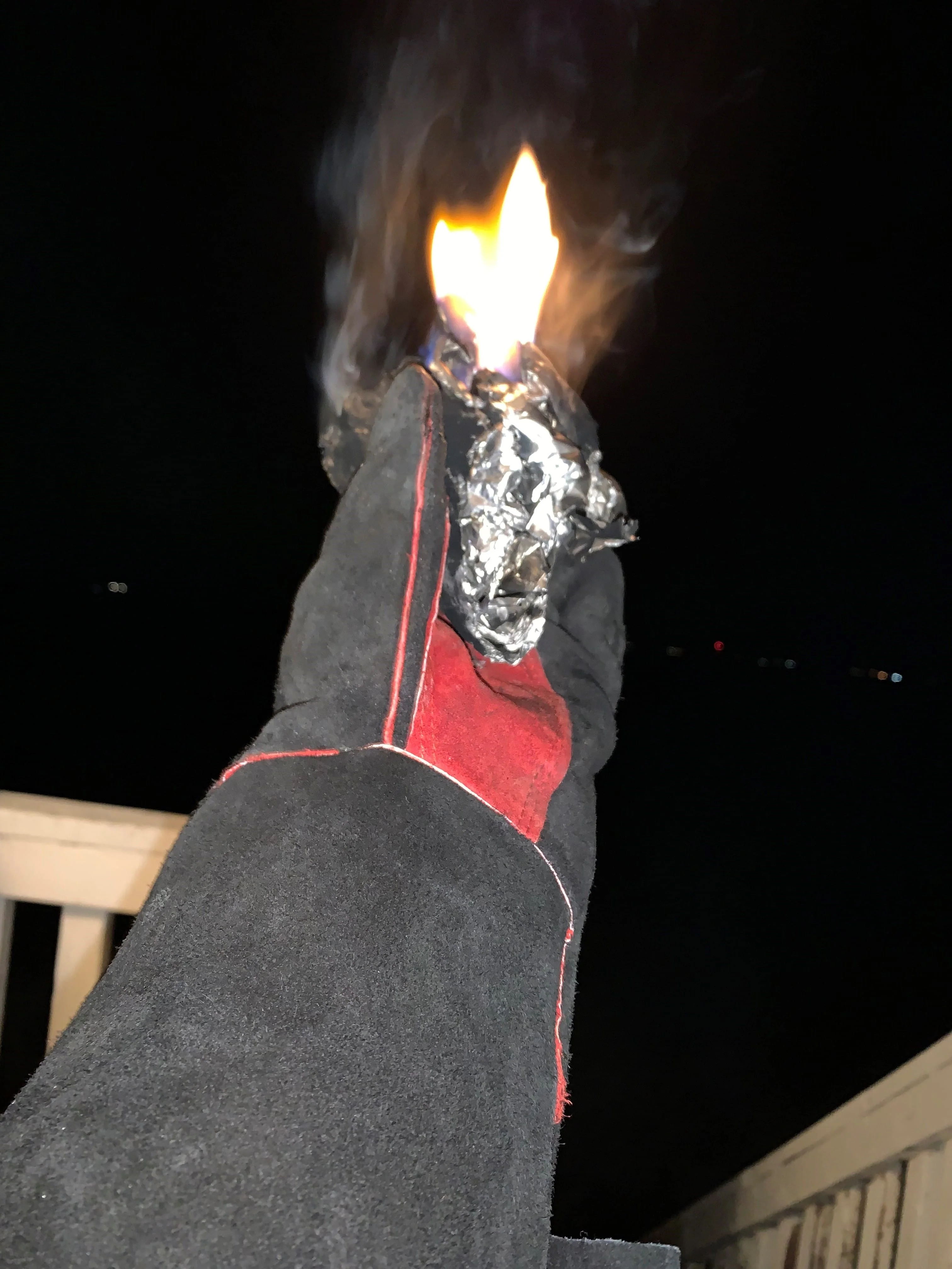 Big Boy Hunka Hunka Burning Gloves - Heat Resistant Gloves - Image 3