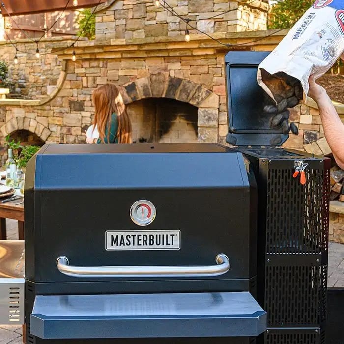 Masterbuilt Gravity Series 1050 Digital Charcoal Grill & Smoker - Image 5