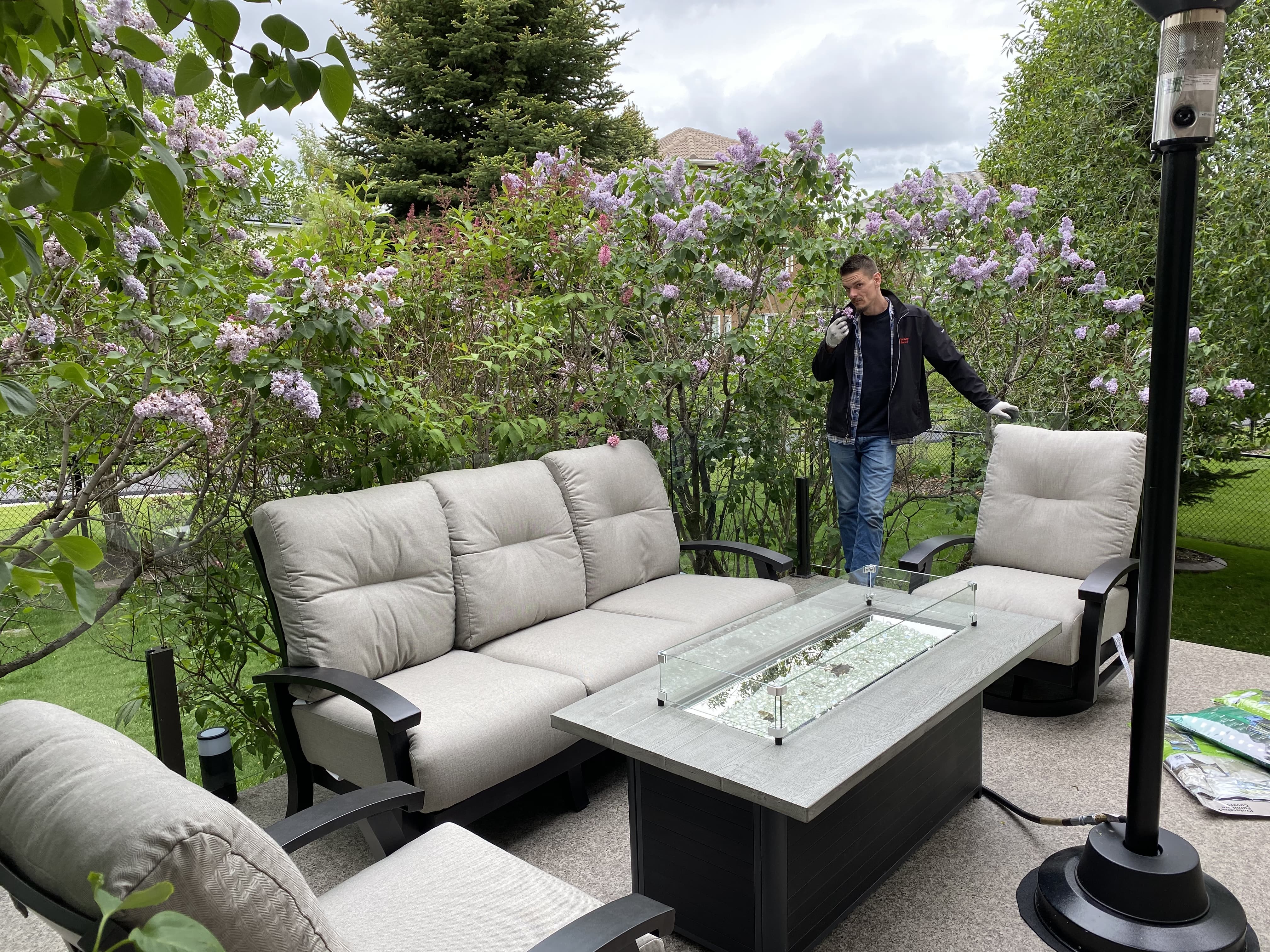 Outdoor GreatRoom Cedar Ridge Linear Firetable - Image 6