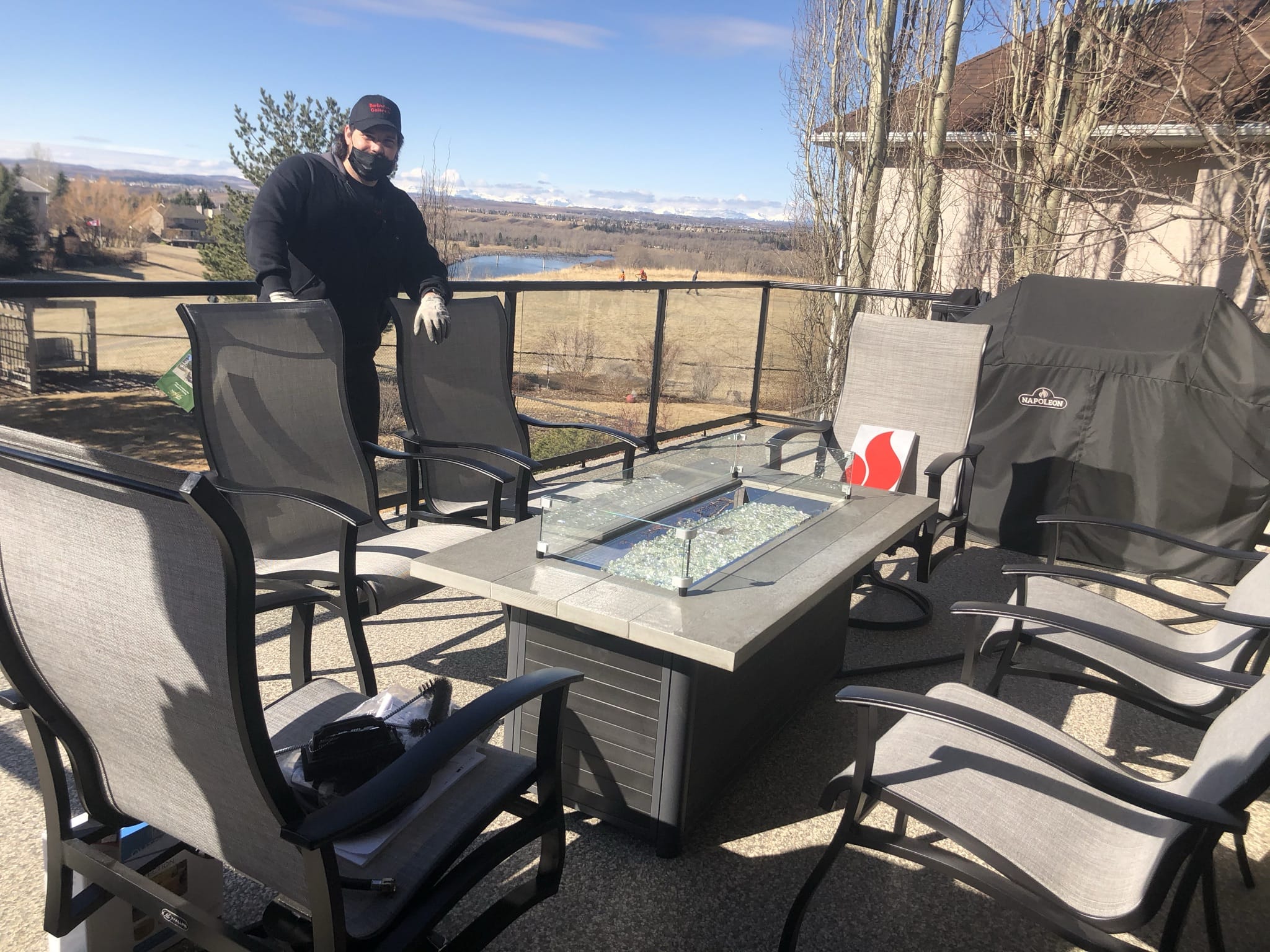 Outdoor GreatRoom Cedar Ridge Linear Firetable - Image 8