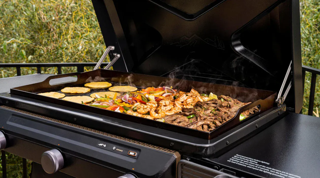 Traeger Flatrock 3 Zone Griddle - Image 5
