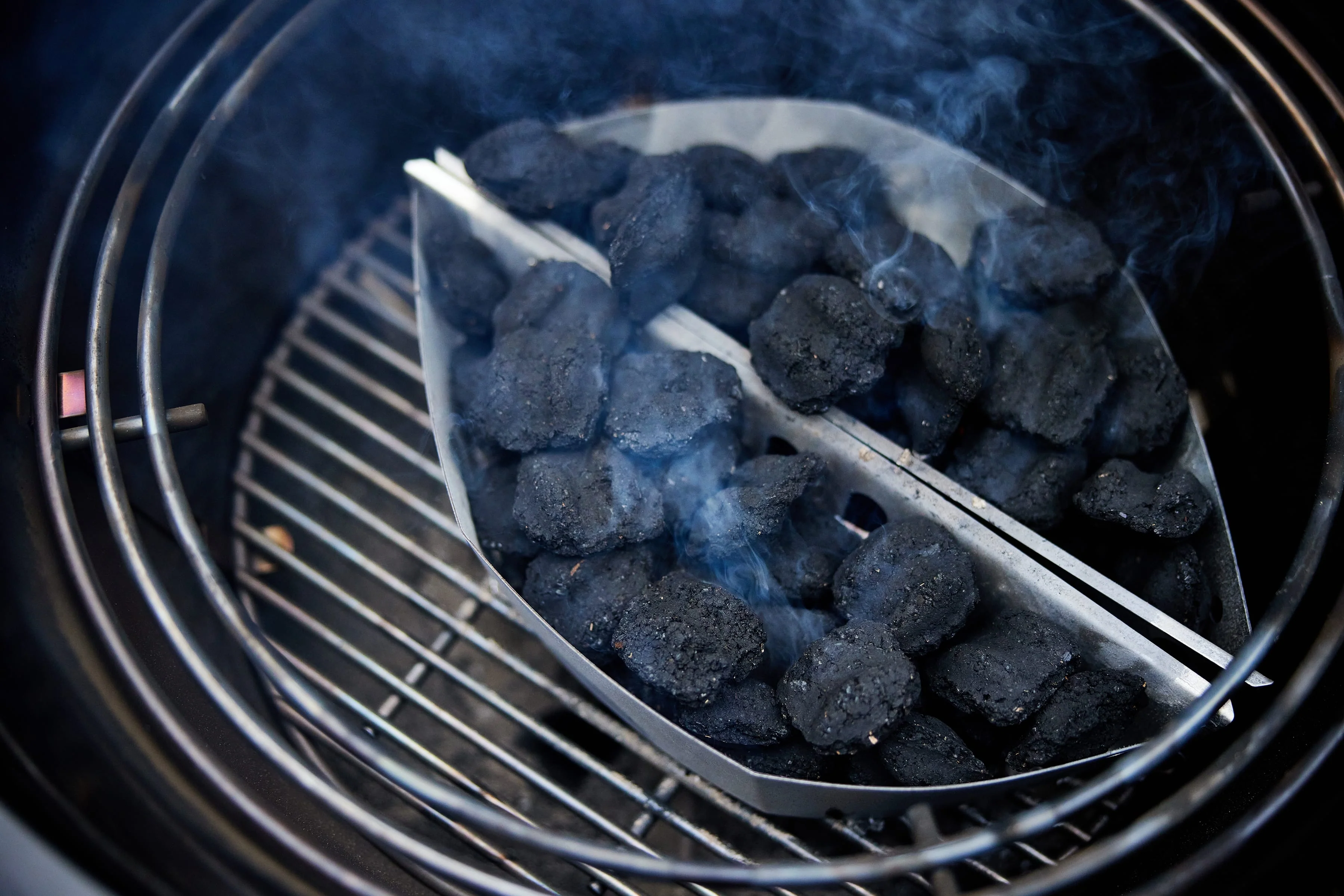 Weber Summit Kamado E6 Charcoal Grill - Image 5