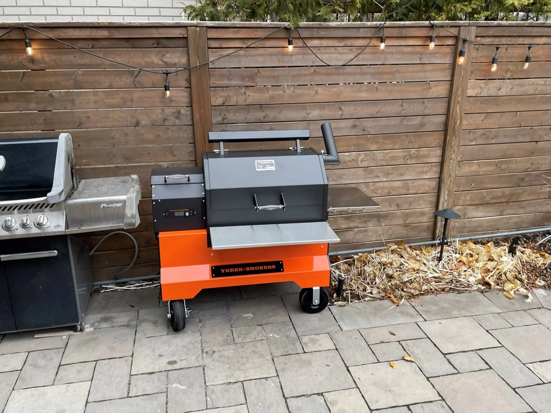 Yoder Smokers YS640S Competition Pellet Grill and Cart - Image 15